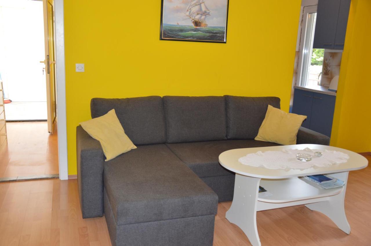 Apartment Lana Vrsar Exterior photo